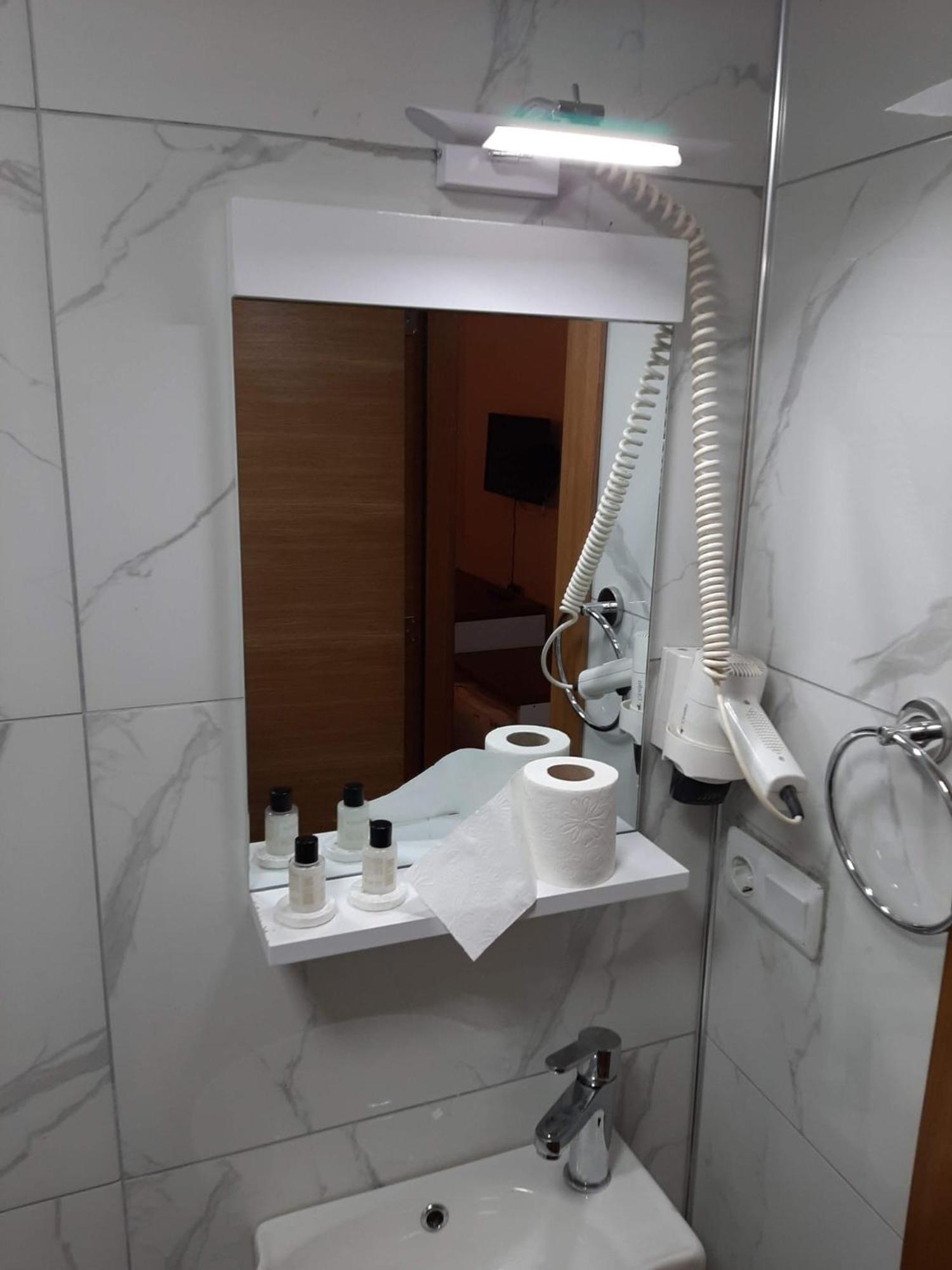 Hotel Kafkasya Kars Ngoại thất bức ảnh